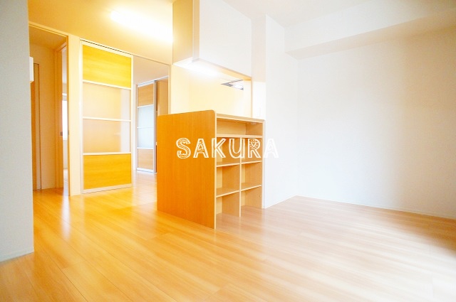 居室・リビング　開放感のあるゆったりとしたお部屋です♪