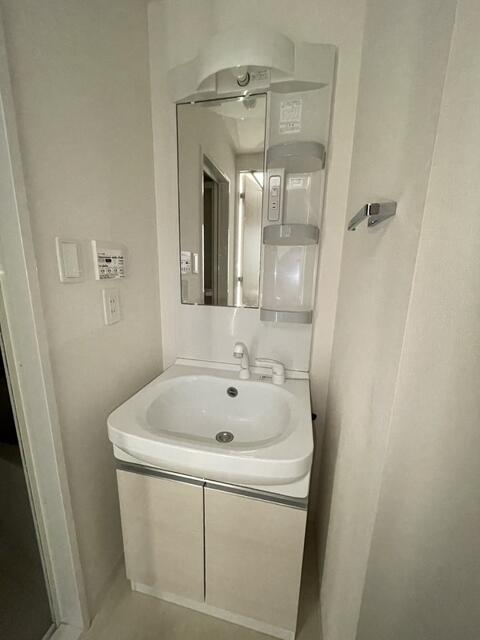 洗面設備　同物件別部屋写真