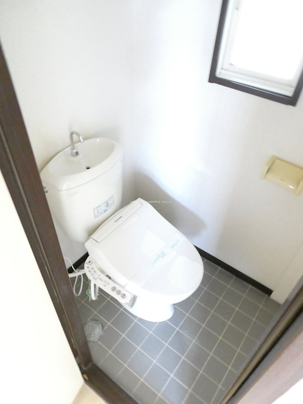 長野電鉄長野線 長野駅 徒歩10分 2階建 築39年のトイレ写真
