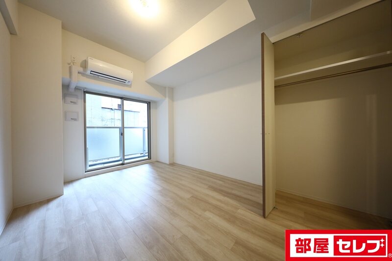 エスリード大須プレシアの居間写真