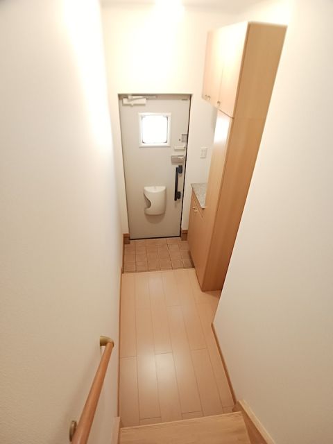 ＪＲ東海道本線 南彦根駅 徒歩16分 2階建 築19年の内装写真