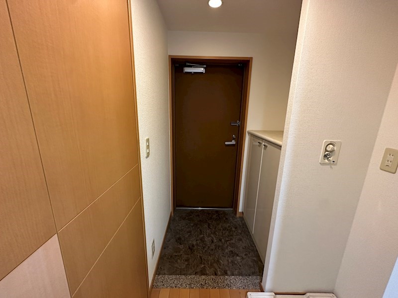 レジディア三宮東の玄関写真
