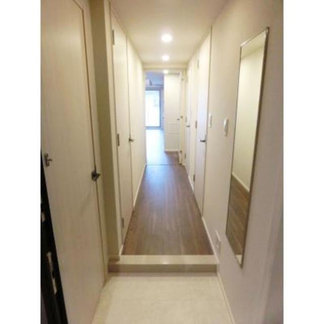 玄関　※写真は同タイプ住戸です。