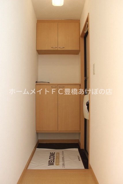 玄関　同型別部屋