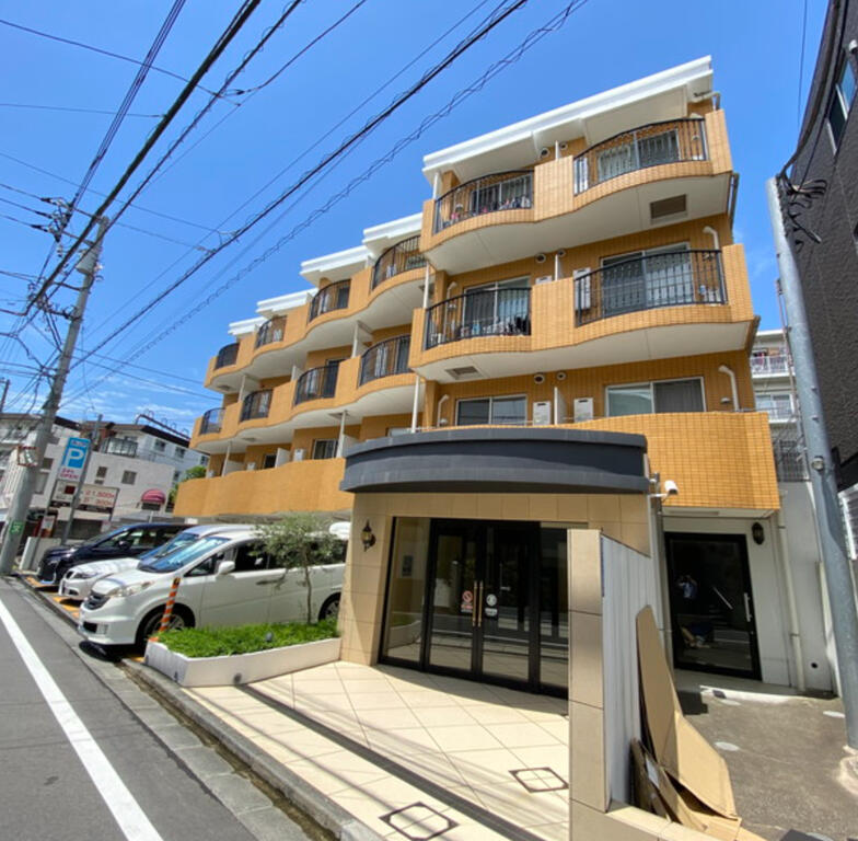 コリーナ代々木上原の外観写真