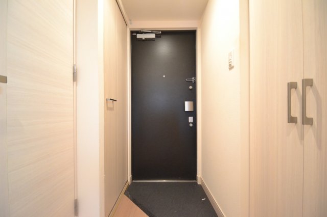 プレサンス三宮エレガンシアの玄関写真