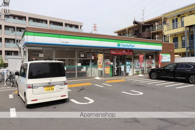 コンビニ　ファミリーマート（コンビニ）まで363m