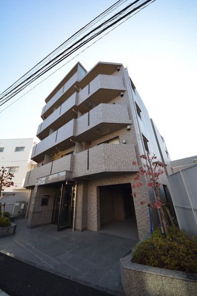 建物外観　★２００７年築！駅徒歩５分★