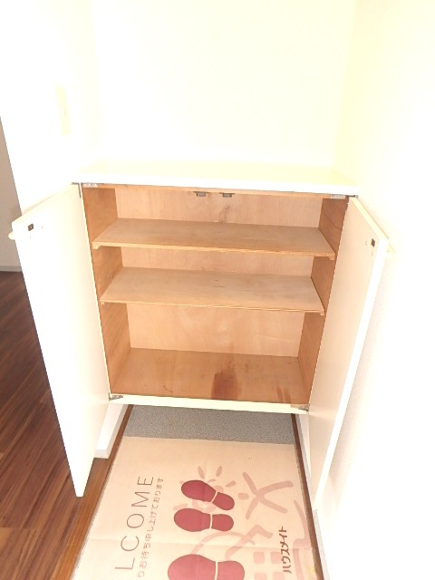 玄関　下駄箱
