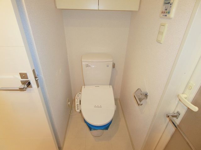 HF新横浜レジデンスのトイレ写真