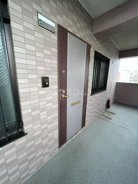 ライオンズシティ大和の玄関写真