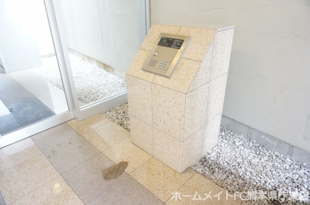 熊本市電健軍線 九品寺交差点駅 徒歩5分 8階建 築21年の外観写真