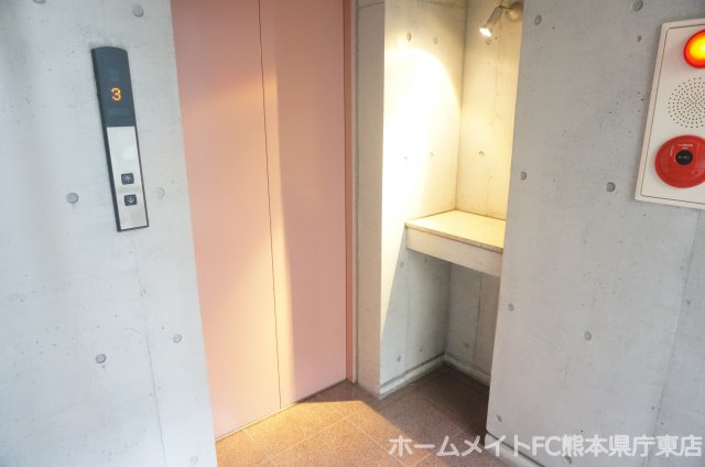 熊本市電健軍線 九品寺交差点駅 徒歩5分 8階建 築21年の外観写真