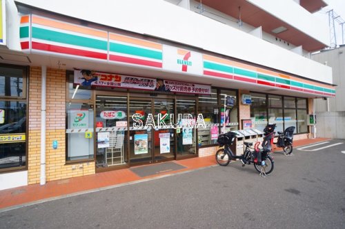 コンビニ　セブン-イレブン 横浜日吉５丁目店（コンビニ）まで288m