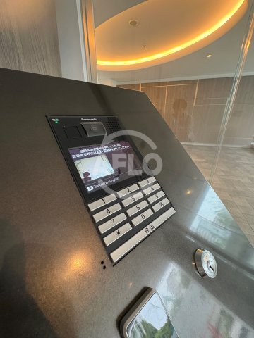 セキュリティ　スプランディッド難波VI　オートロック