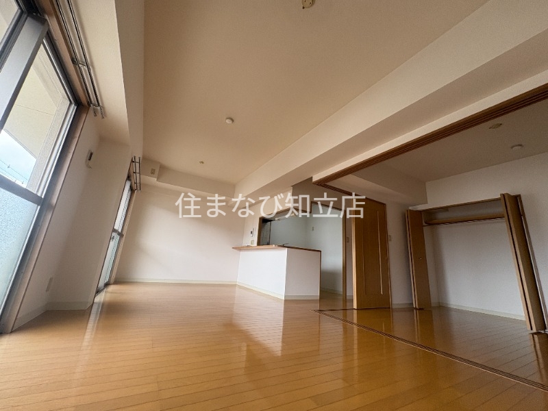 居室・リビング　同型別部屋写真