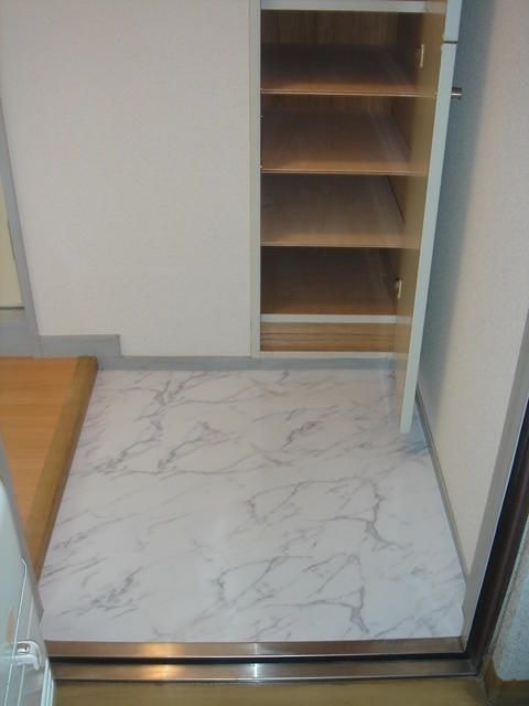 玄関　別の部屋の参考画像
