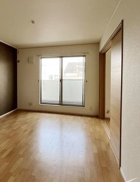 ＪＲおおさか東線 ＪＲ淡路駅 徒歩16分 3階建 築12年の居間写真