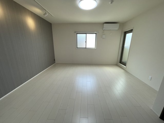 フジパレス阪南町II番館の居間写真