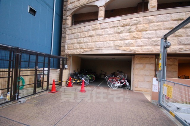 京阪本線 北浜駅 徒歩5分 15階建 築22年の外観写真