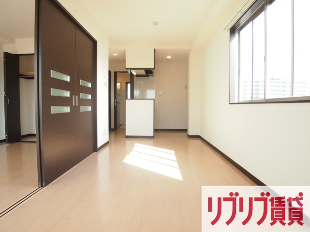 ノーブルステージ神明町の居間写真