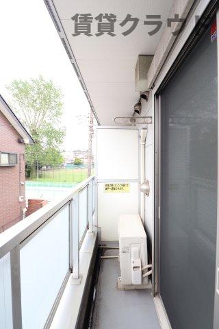 バルコニー　外からの目が気にならないバルコニーで洗濯物が干せます