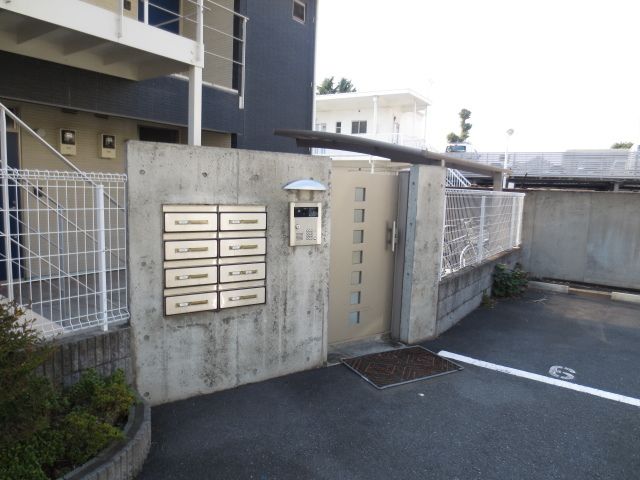 エントランス　★お部屋探しはタウンハウジング稲田堤店まで★