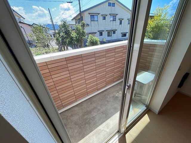 バルコニー　お洗濯にも便利なバルコニー付き