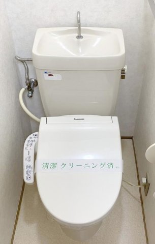 トイレ　嬉しい温水洗浄便座付き♪