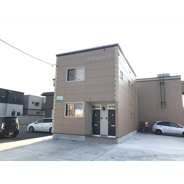 建物外観　駐車場2台（普＋軽）可能！