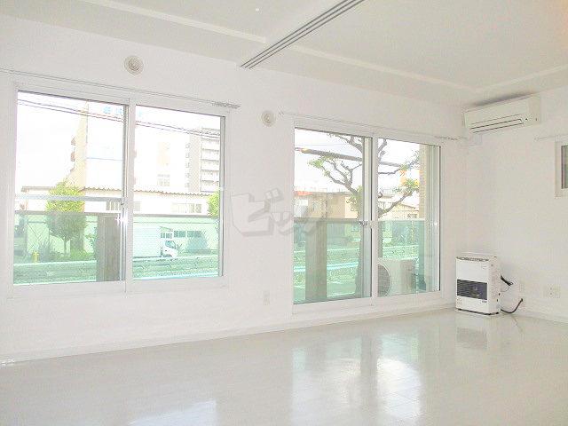 眺望　窓が大きく明るいお部屋です♪