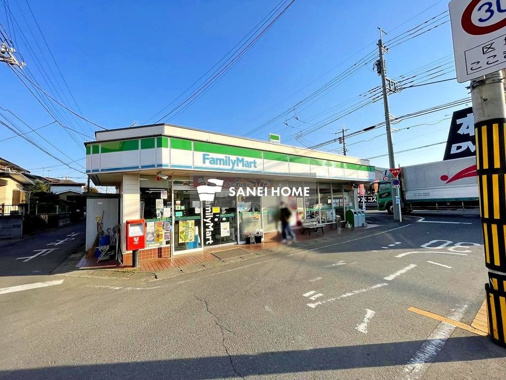 コンビニ　ファミリーマート入曽店（コンビニ）まで480m