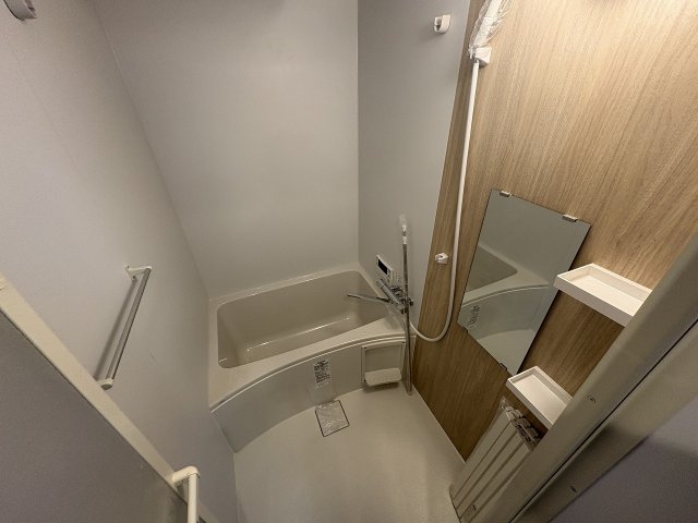 バス・シャワールーム　コンパクトで使いやすいお風呂です