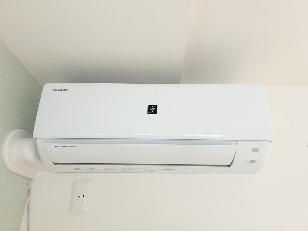その他設備　夏もカラッと快適♪エアコン付きです！