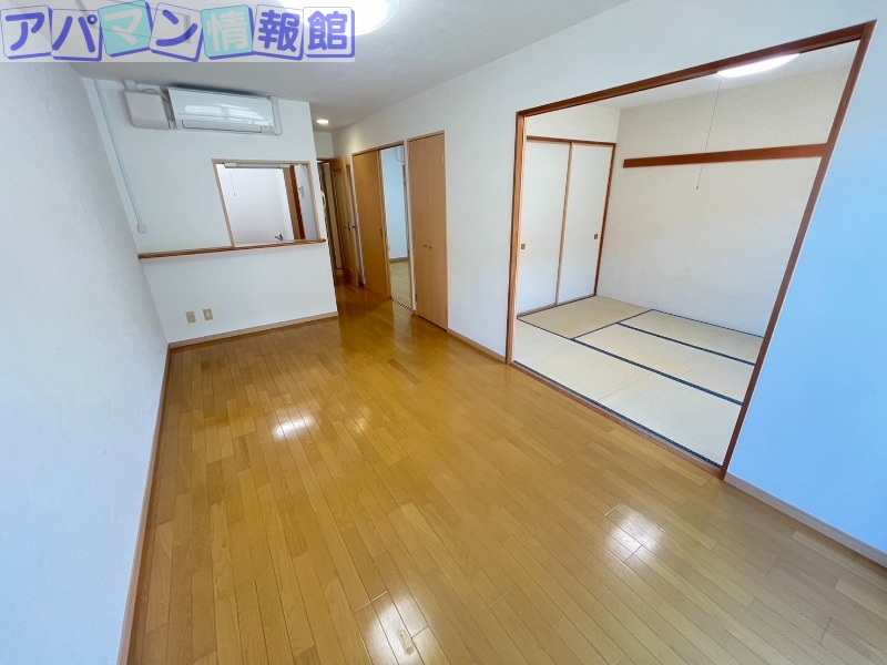 ホーリー弁天橋の居間写真
