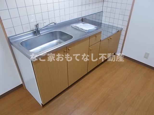 キッチン　※写真は別号室