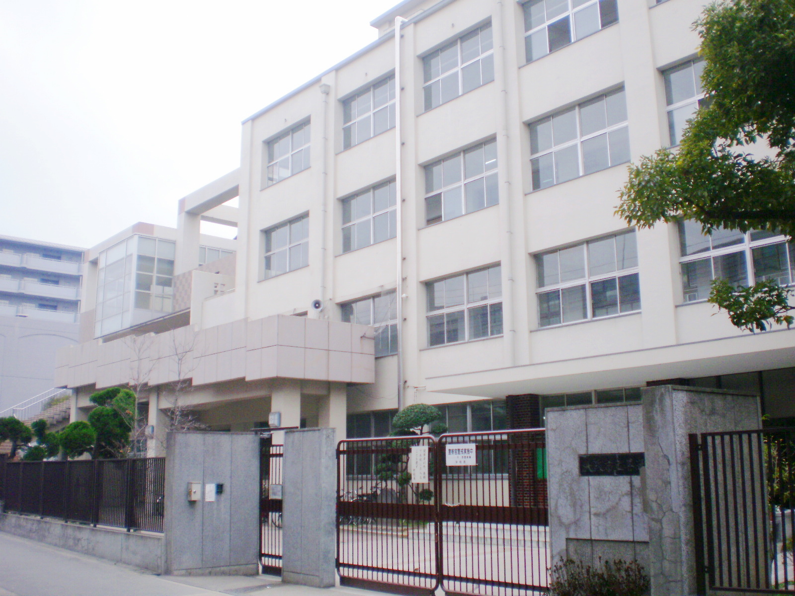 中学校　大阪市立喜連中学校（中学校）まで1220m