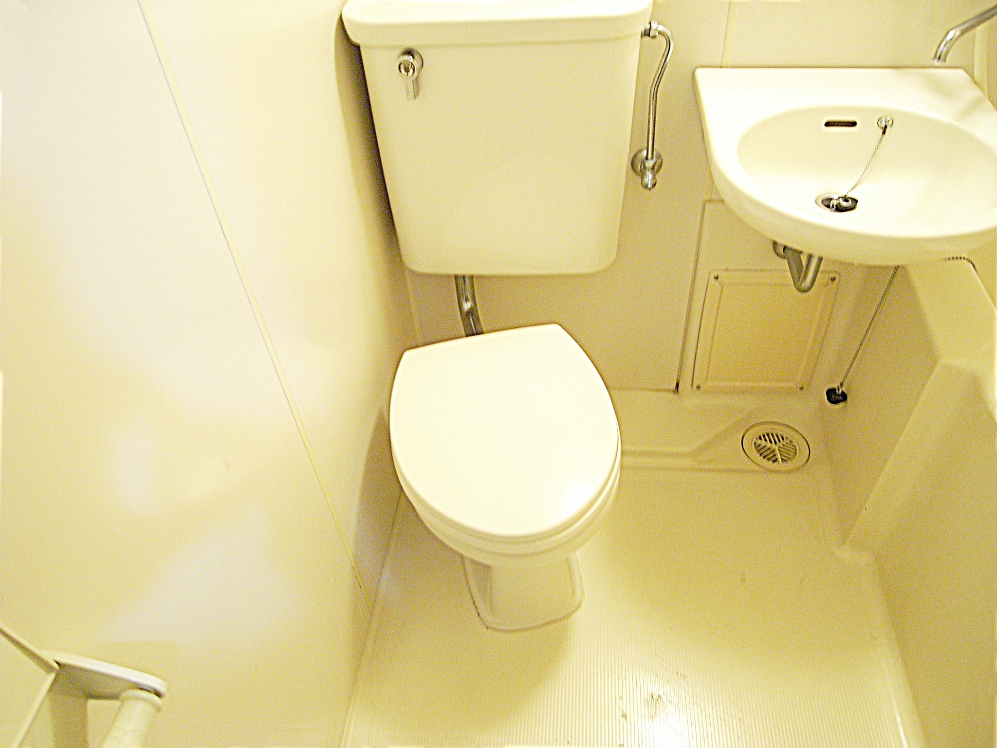 ＪＲ山手線 目黒駅 徒歩10分 7階建 築40年のトイレ写真