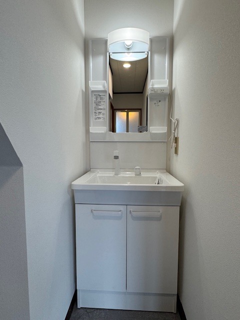 洗面設備　洗面化粧台を新設しました