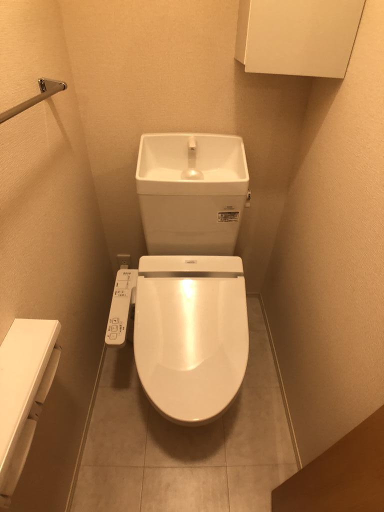 トイレ　別号室の参考写真です