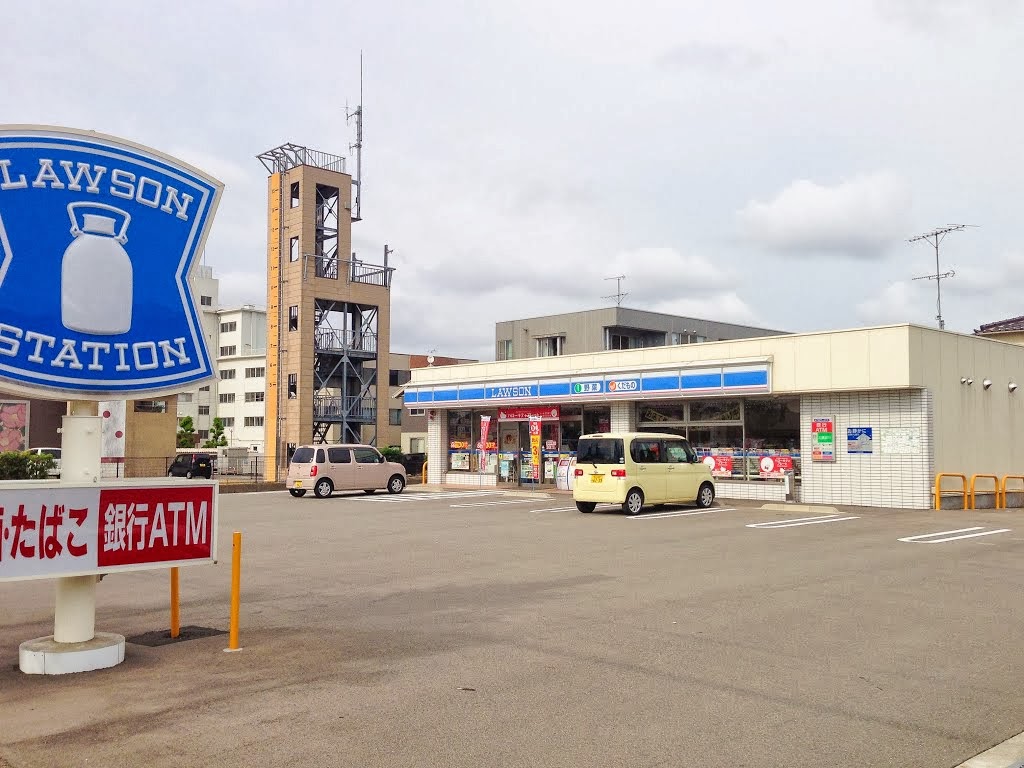 コンビニ　ローソン野々市本町店（コンビニ）まで307m