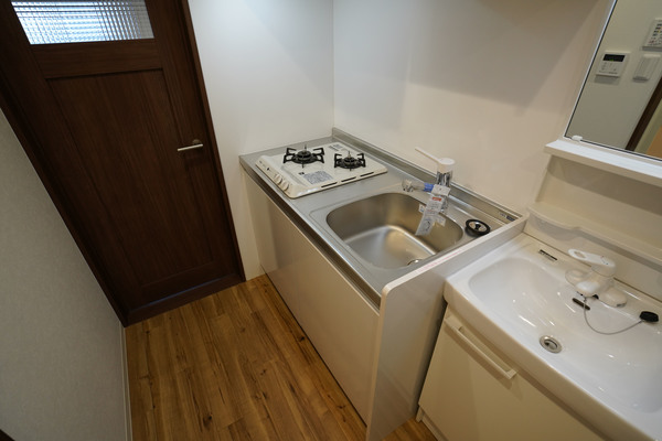 キッチン　同じ建物の別なお部屋