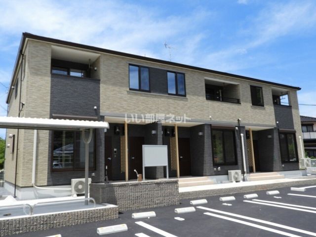 江田島市能美町中町のアパートの建物外観