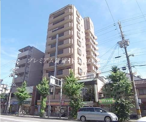 京都市上京区大宮町のマンションの建物外観