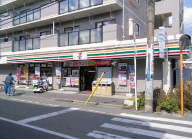 【川崎市中原区井田三舞町のマンションのコンビニ】