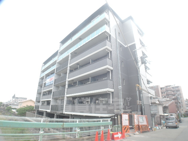 【京都市南区東九条河西町のマンションの建物外観】