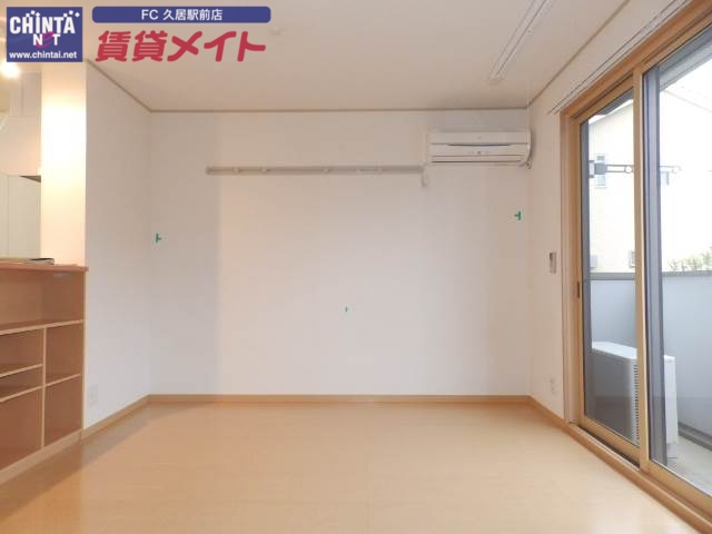 居室・リビング　同型参考写真