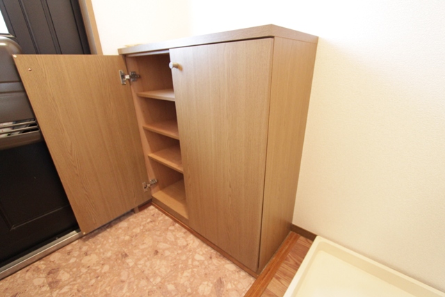 玄関　シューズボックス