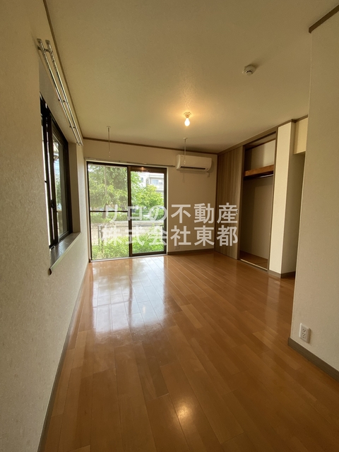 居室・リビング　南向きで二面採光の明るいお部屋です！