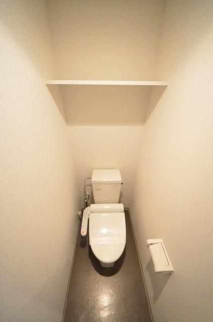 トイレ　☆清潔感あるシャワートイレ☆